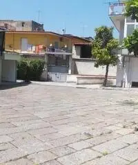 RifITI 027-SU703 - Magazzino in Vendita a Sant'Antimo di 100 mq