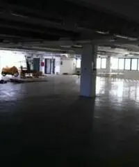 Affitto Capannone da 2000mq con ascensore