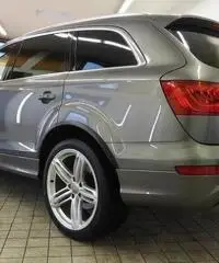 AUDI Q7 3.0 V6 TDI 245 CV S-LINE quattro tiptronic rif. 7191077 AUDI Q7 3.0 V6 TDI 245 CV S-LINE quattro tiptronic rif. 7191077