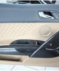 Audi R8 5.2 V10 FSI quattro CARBON CERAMICA S tronic Audi R8 5.2 V10 FSI quattro CARBON CERAMICA S tronic