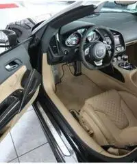 Audi R8 5.2 V10 FSI quattro CARBON CERAMICA S tronic Audi R8 5.2 V10 FSI quattro CARBON CERAMICA S tronic