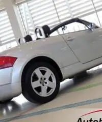 AUDI TT ROADSTER 1.8 T 150 CV Interni in pelle + Sedili riscaldabili + Climatizzatore automatico + R AUDI TT ROADSTER 1.8 T 150 CV Interni in pelle + Sedili riscaldabili + Climatizzatore automatico + R