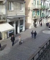 Negozio in Affitto - CENTRO