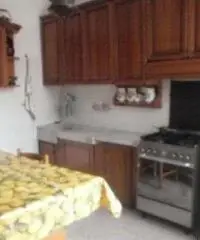 Appartamento di 5 locali in Vendita