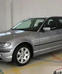 BMW 320 D TOURING E46 Climatizzatore digitale + Radio cd + Cerchi in lega + DSC + Vetri elettrici +  BMW 320 D TOURING E46 Climatizzatore digitale + Radio cd + Cerchi in lega + DSC + Vetri elettrici +