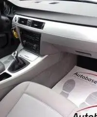 BMW 320 I COUPE' Fari allo Xeno + Climatizzatore bi-zona + Radio cd + BMW 320 I COUPE' Fari allo Xeno + Climatizzatore bi-zona + Radio cd +