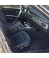 BMW 320 Serie 3   (E90/E91)  cat Touring Eletta BMW 320 Serie 3   (E90/E91)  cat Touring Eletta