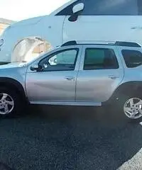 DACIA Duster 16 110cv 4x2 laurate rif. 7093945 DACIA Duster 16 110cv 4x2 laurate rif. 7093945