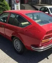 Alfa Romeo GT V Alfa Romeo V 2.0