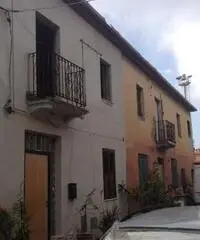 GIOIA TAURO VENDE: stabile in via Bengasi, 19 a due passi da