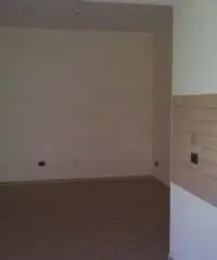 GIOIA TAURO VENDE: Appartamento in zona centrale