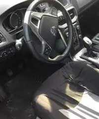 Volvo V40 D2 Momentum Full Optionals