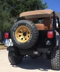 Jeep CJ-5 Golden Eagle V8