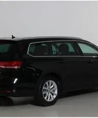 VOLKSWAGEN Passat Variant 2.0 TDI COMFORTLINE DSG LED 16