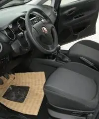 FIAT Punto 1.4 8V 5 porte Natural Power Street rif. 5990013