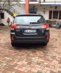 VENDO SUBARO OUTBACK 2.0 D