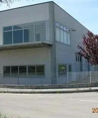 Capannone mq.200+100 di soppalco a CORIANO Capannone mq.200+100 di soppalco a CORIANO