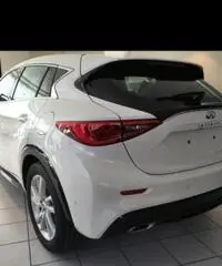 INFINITI Q30 2.2 diesel DCT Premium Tech