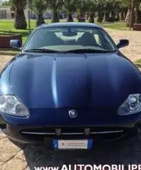 JAGUAR XK8 4.0i Coupé