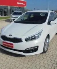 KIA ceed cee'd 1.6 CRDi 110 CV 5 porte Active KIA ceed cee'd 1.6 CRDi 110 CV 5 porte Active