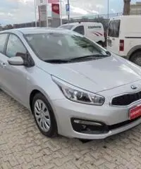 KIA ceed cee'd 1.6 CRDi 110 CV 5 porte Active KIA ceed cee'd 1.6 CRDi 110 CV 5 porte Active