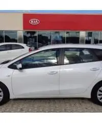 KIA ceed Sportswagon cee'd 1.6 CRDi 110 CV SW Active KIA ceed Sportswagon cee'd 1.6 CRDi 110 CV SW Active