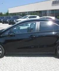 KIA Rio 1.1 CRDi 5p. Cool