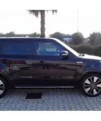 KIA Soul 1.6 CRDi You® Soul Feel Design GARANZIA KIA Soul 1.6 CRDi You® Soul Feel Design GARANZIA