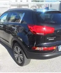 KIA Sportage 1.7 CRDI VGT 2WD high tech KIA Sportage 1.7 CRDI VGT 2WD high tech