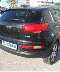 KIA Sportage 1.7 CRDI VGT 2WD high tech KIA Sportage 1.7 CRDI VGT 2WD high tech