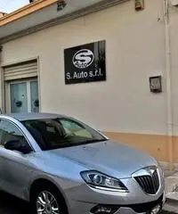 LANCIA Delta 1.6 MJT DPF Gold/Platinum LANCIA Delta 1.6 MJT DPF Gold/Platinum