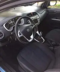 Lancia delta 2012