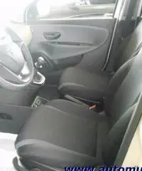 LANCIA Ypsilon 0.9 T.Air 85 CV 5 porte Metano Ecochic Silver