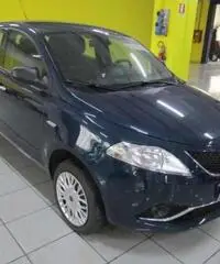 LANCIA Ypsilon 0.9 TwinAir 85 CV 5 porte Metano Ecochic Silver