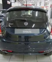 LANCIA Ypsilon 0.9 TwinAir 85 CV 5 porte Metano Ecochic Silver