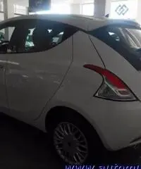 LANCIA Ypsilon 1.2 69 CV 5 porte Silver