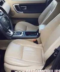 LAND ROVER Discovery Sport 2.2 SD4 HSE (DVD Post-Xeno-Pelle) LAND ROVER Discovery Sport 2.2 SD4 HSE (DVD Post-Xeno-Pelle)