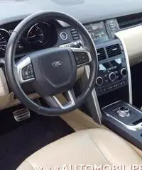 LAND ROVER Discovery Sport 2.2 SD4 HSE (DVD Post-Xeno-Pelle) LAND ROVER Discovery Sport 2.2 SD4 HSE (DVD Post-Xeno-Pelle)