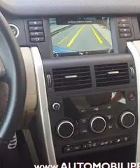 LAND ROVER Discovery Sport 2.2 SD4 HSE (DVD Post-Xeno-Pelle) LAND ROVER Discovery Sport 2.2 SD4 HSE (DVD Post-Xeno-Pelle)