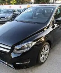 MERCEDES-BENZ B 180 d Automatic Sport MERCEDES-BENZ B 180 d Automatic Sport