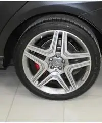 MERCEDES-BENZ ML 63 AMG ML 63 4Matic AMG Performance