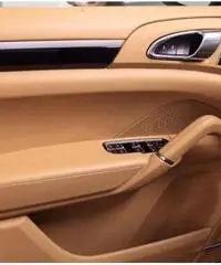 PORSCHE Cayenne 3.0 Diesel PORSCHE Cayenne 3.0 Diesel