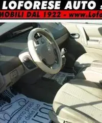 RENAULT Grand Scenic 1.9 dCi Confort Dynamique RENAULT Grand Scenic 1.9 dCi Confort Dynamique