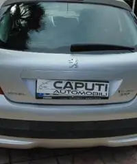 PEUGEOT 207 1.4 HDi 70CV 5p. X Line