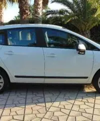 PEUGEOT 3008 1.6 HDi 110CV cambio robotizzato Business PEUGEOT 3008 1.6 HDi 110CV cambio robotizzato Business