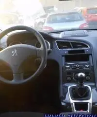 PEUGEOT 5008 1.6BlueHDi 120 S&S Business PEUGEOT 5008 1.6BlueHDi 120 S&S Business