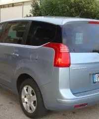 PEUGEOT 5008 1.6 HDi 112CV Autom. Nav+Tetto Tecno
