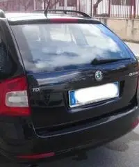 SKODA Octavia Station Wagon 1.6 TDI CR F.AP. DSG Wag. Amb.