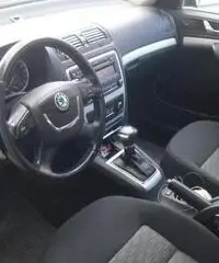 SKODA Octavia Station Wagon 1.6 TDI CR F.AP. DSG Wag. Amb.