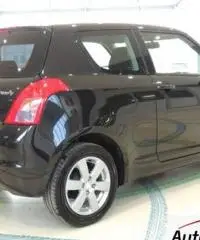SUZUKI SWIFT 1.3 DDIS GL 75 CV Idonea per neopatentati + Climatizzatore + Cerchi in lega + ABS + Vol SUZUKI SWIFT 1.3 DDIS GL 75 CV Idonea per neopatentati + Climatizzatore + Cerchi in lega + ABS + Vol